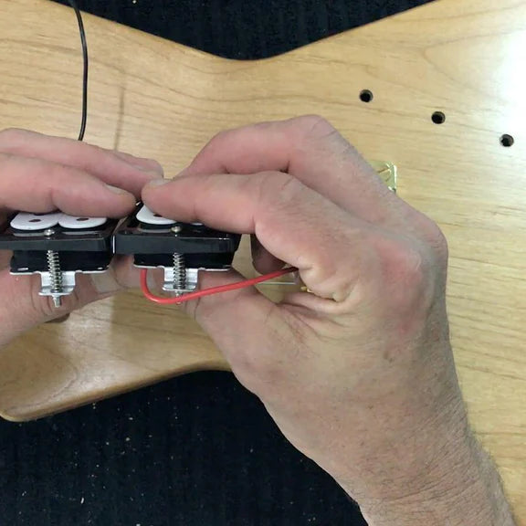 How Do Electric Guitars Work | Guitar Kit World