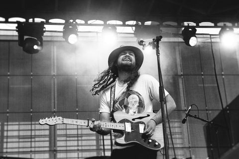 Left handed guitar player