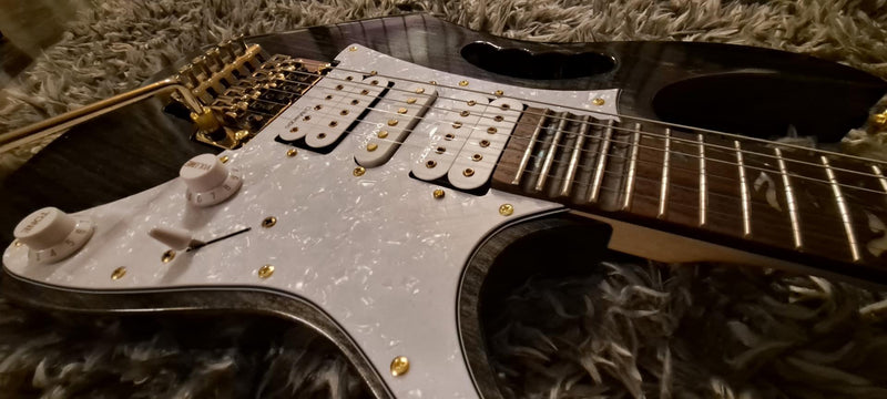Customer-built JE-style guitar kit with gold hardware and HSS pickup configuration — a completed DIY guitar kit build from Guitar Kit World